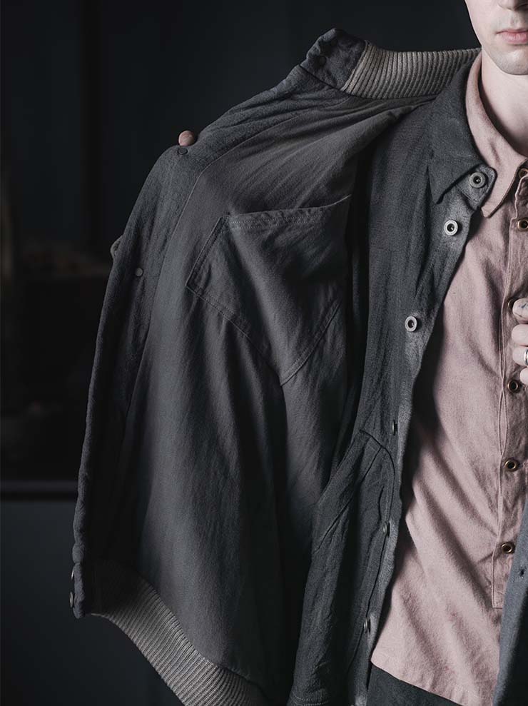 EVAN SCOTT MONROE<br>Zeppelin Bomber / Oak Gall, Grey/Blue