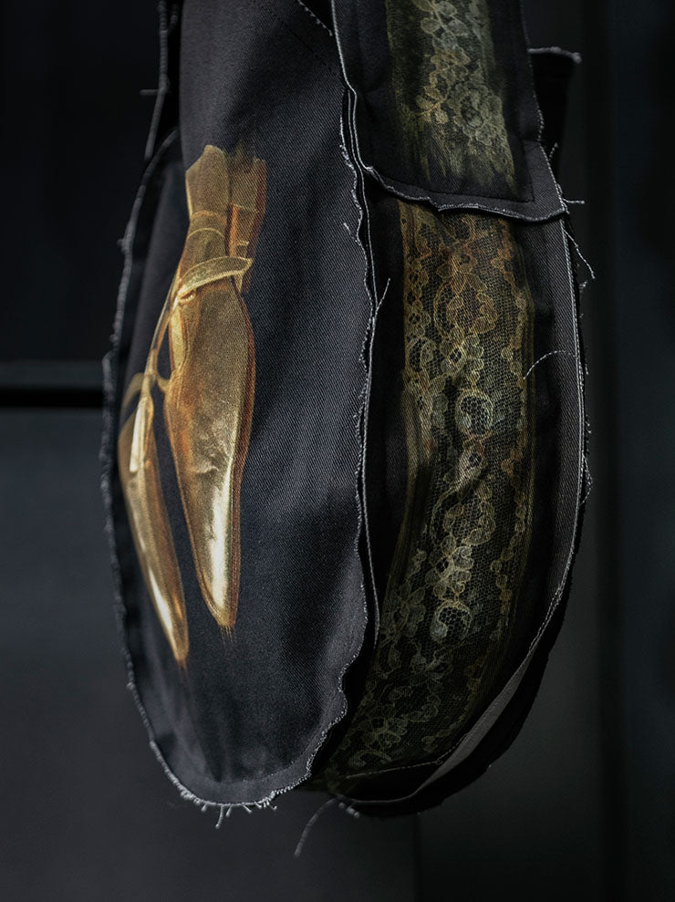 IA LONDON<br> LARGE CAMEO MESSENGER BAG / GUNS & SHOES PRINT