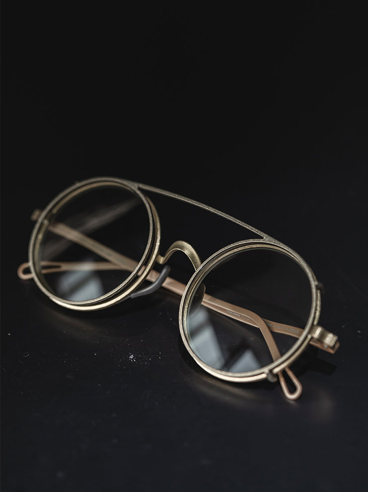 UMA WANG × RIGARDS<br>THE VICTORIAN CLIP SUNGLASSES / GOLD × ANTIQUE GOLD
