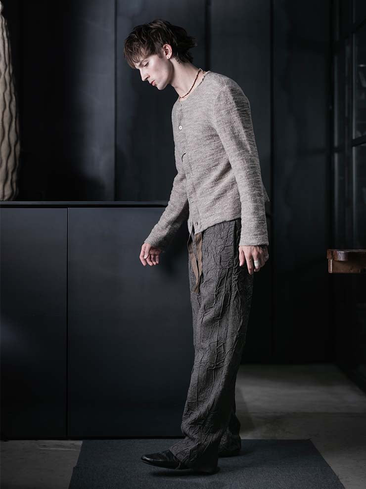 K'ANG<br>UNISEX ROUND NECK MID FIT CARDIGAN / GREYISH BROWN
