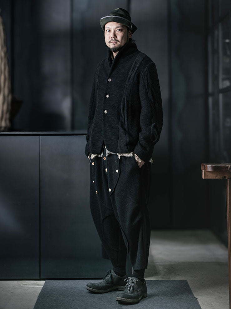 CHIAHUNG SU<br>MENS HAND WOVEN & DYED PATCHED KNITTING PLEATED BLAZER / BLACK