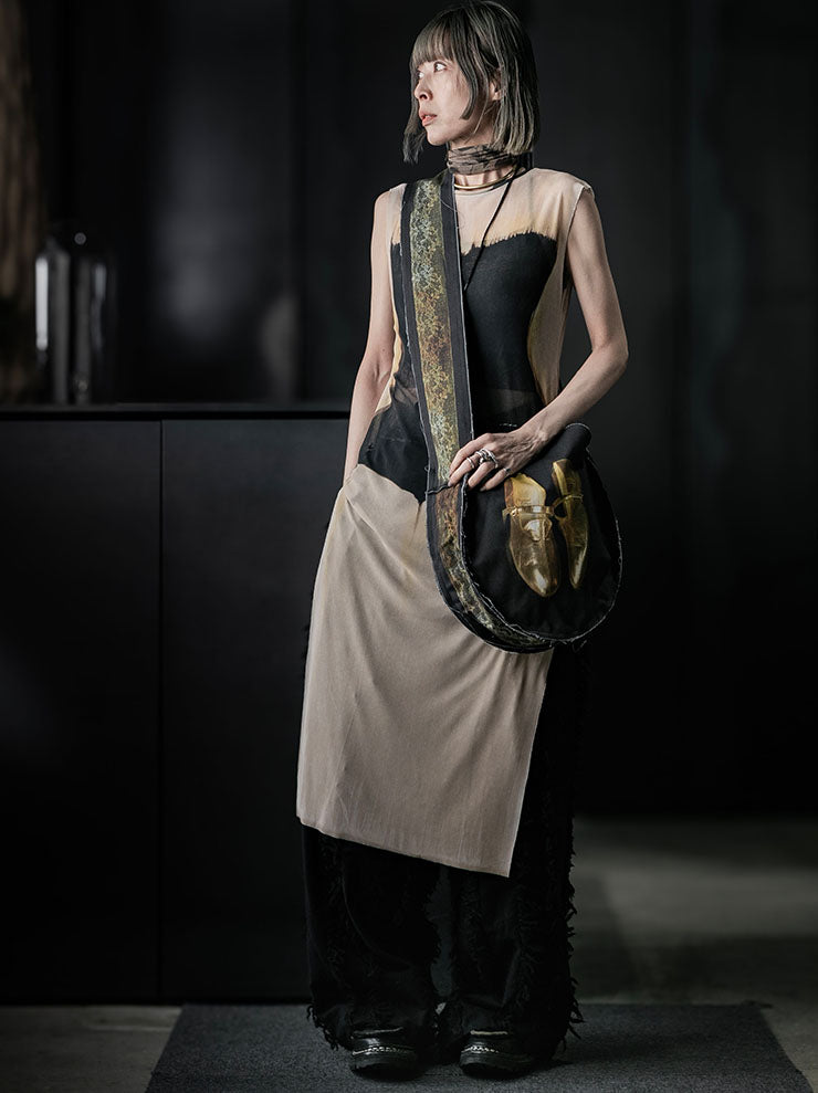 IA LONDON<br> LARGE CAMEO MESSENGER BAG / GUNS & SHOES PRINT