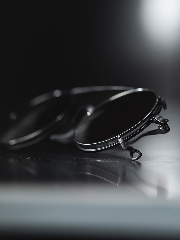 UMA WANG × RIGARDS<br> THE VICTORIAN CLIP SUNGLASSES / BLACK × BLACK ANTIQUE