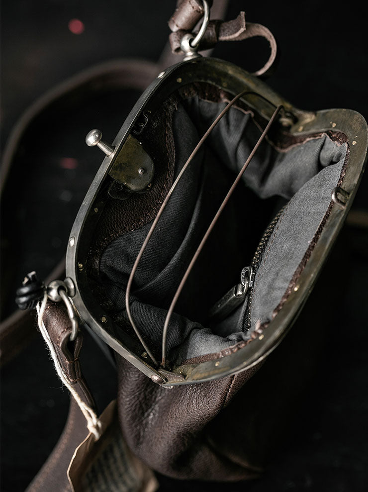 MDK – MIRANDA KALOUDIS<br>FRENCH LOCK BAG S / COWHIDE LEATHER / MAROON