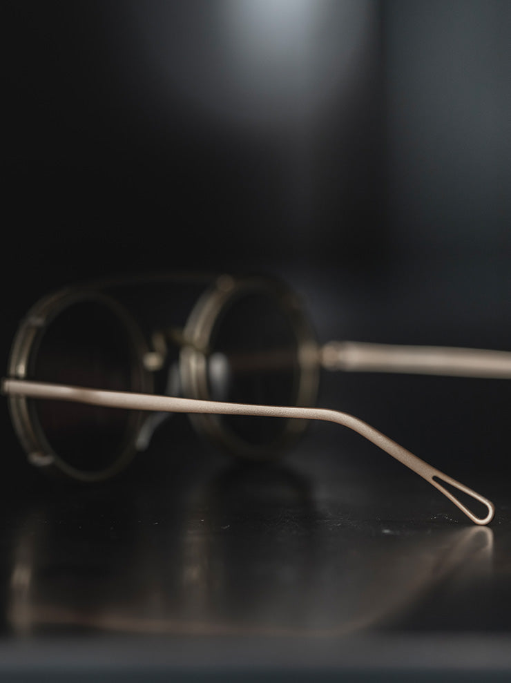 UMA WANG × RIGARDS<br>THE VICTORIAN CLIP SUNGLASSES / GOLD × ANTIQUE GOLD
