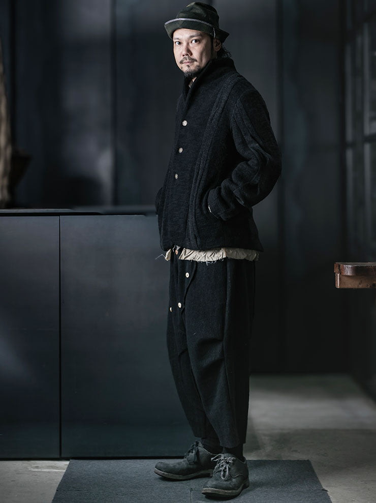 CHIAHUNG SU<br>MENS HAND WOVEN & DYED PATCHED KNITTING PLEATED BLAZER / BLACK