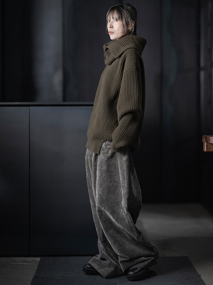 UMA WANG<br>WOMENS CASHMERE OVER TOP / ARMY GREEN