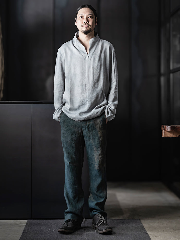 K’ANG <br>Men’s opened collar pullover shirt / GREY INDIGO