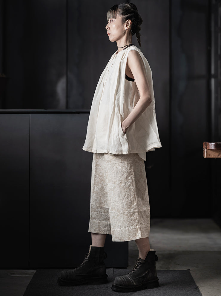 KINYAN LAM<br>WOMENS Natural Dye Pleated Ballon Vest / White