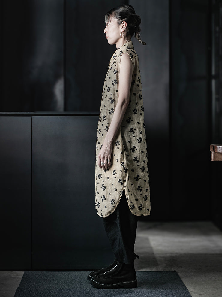 CHIAHUNG SU<br>RELAXED-FIT SLEEVELESS HAND WOVEN ELONGATE SHIRT / FLORAL