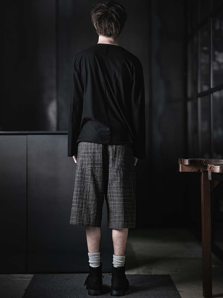 individual sentiments<br />UNISEX ルーズフィットロングスリーブ Tシャツ / BLACK