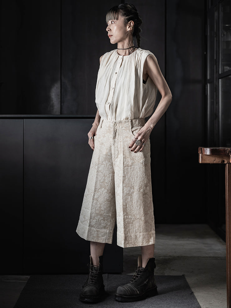 KINYAN LAM<br>Unisex Jacquard Wide Capri Trousers / Raw White