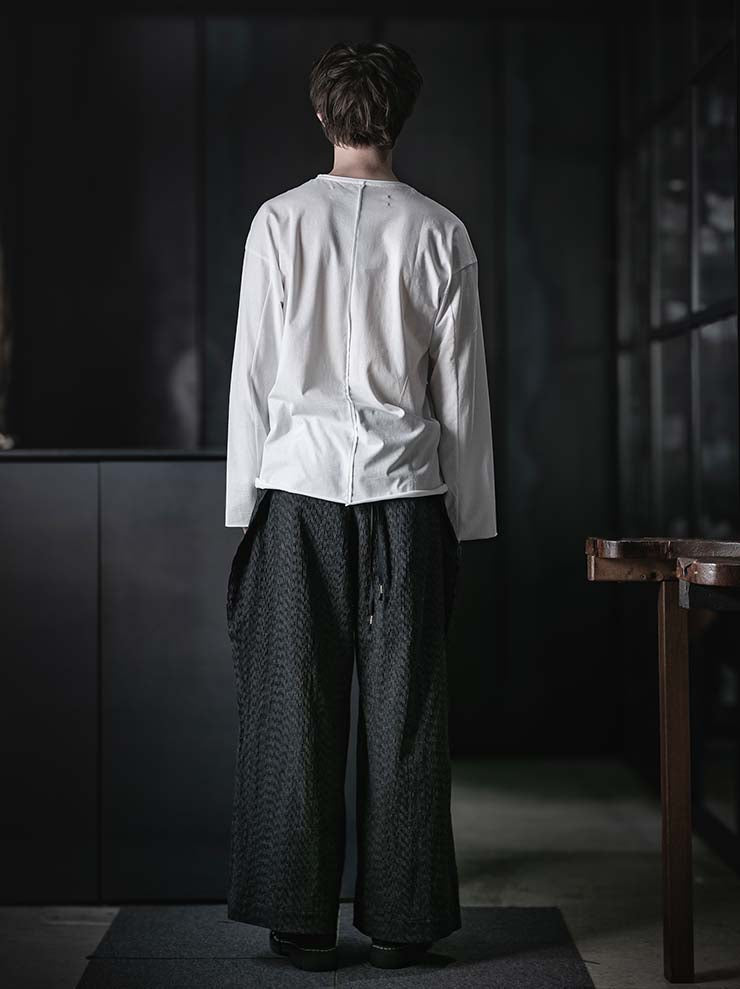 individual sentiments<br />UNISEX Loose-fit Long-sleeve T-shirt / OFF WHITE