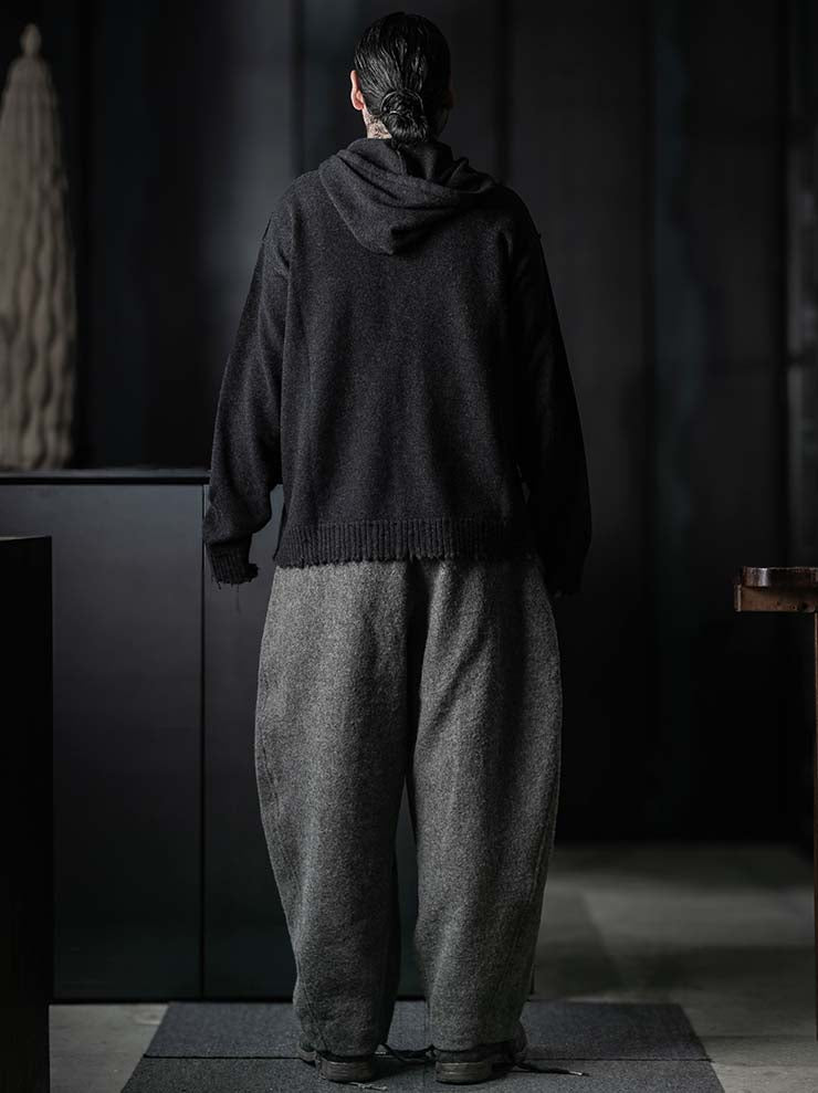 UMA WANG<br>MENS HOODED TOP / DARK GREY