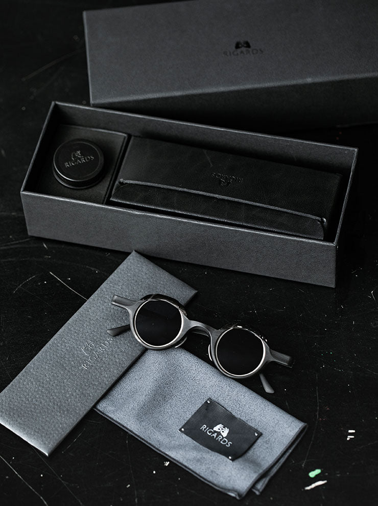 RIGARDSGENUINE HORN フレームサングラス / UNI BLACK & WHITE
