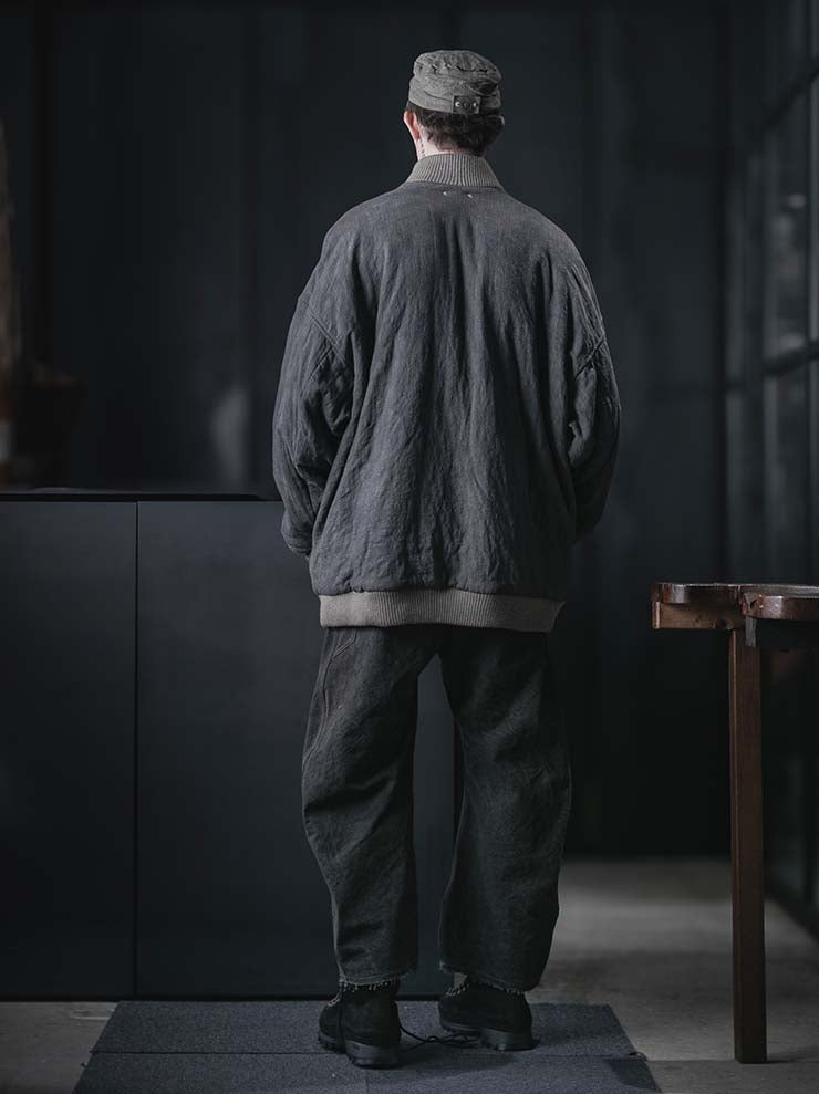EVAN SCOTT MONROE<br>Zeppelin Bomber / Oak Gall, Grey/Blue