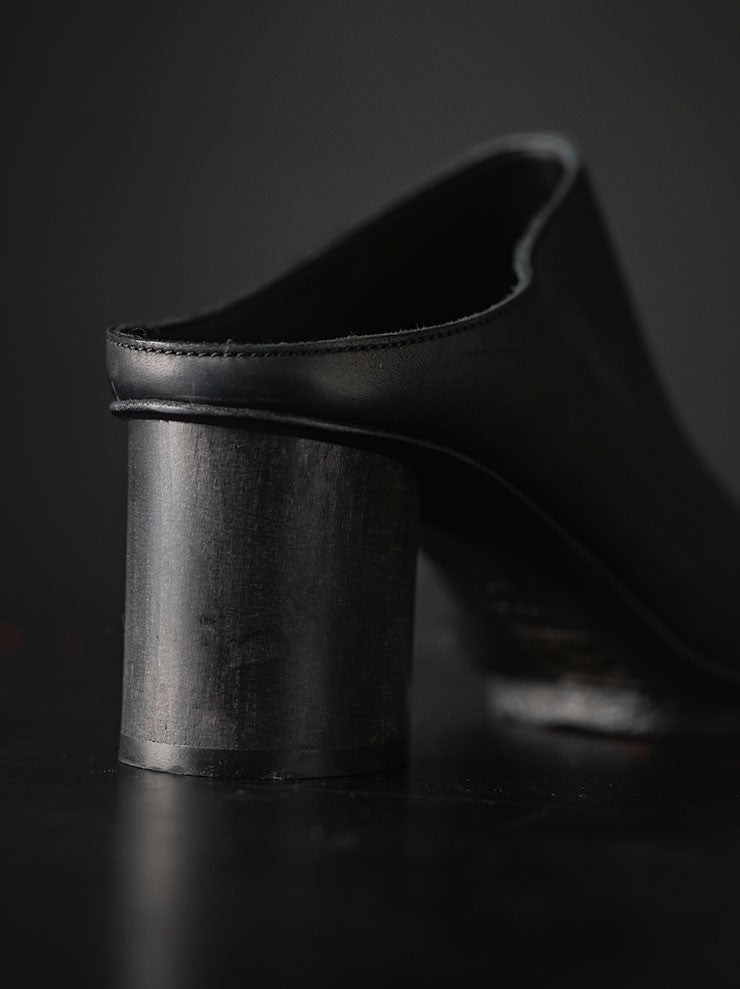 UMA WANG<br> WOMENS STONE MULE / BLACK