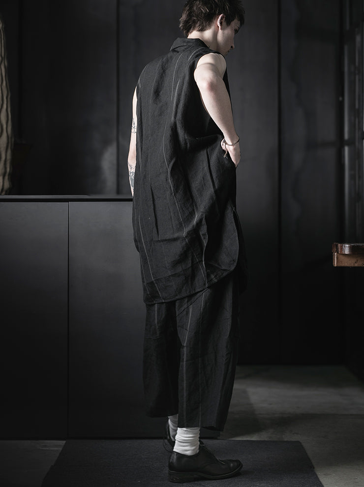 CHIAHUNG-SU<br>RELAXED-FIT SLEEVELESS HAND WOVEN ELONGATE SHIRT / BLACK STRIPE