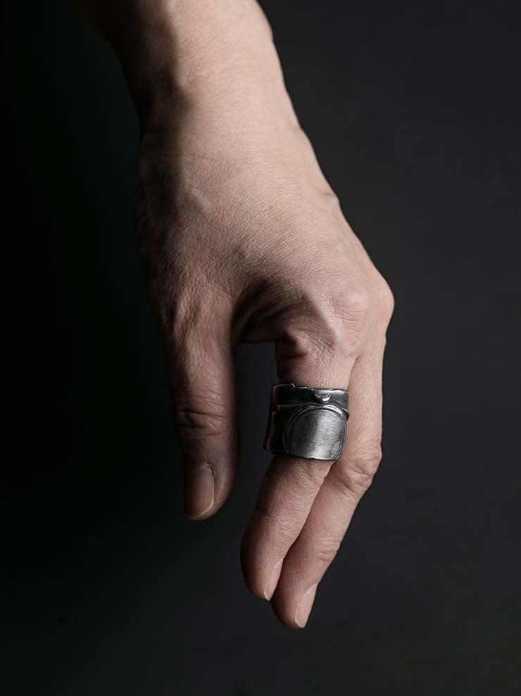 DETAJ<br>FRAGMENS OF REMINISCENCE SILVER RING / FR-WATCH-R01