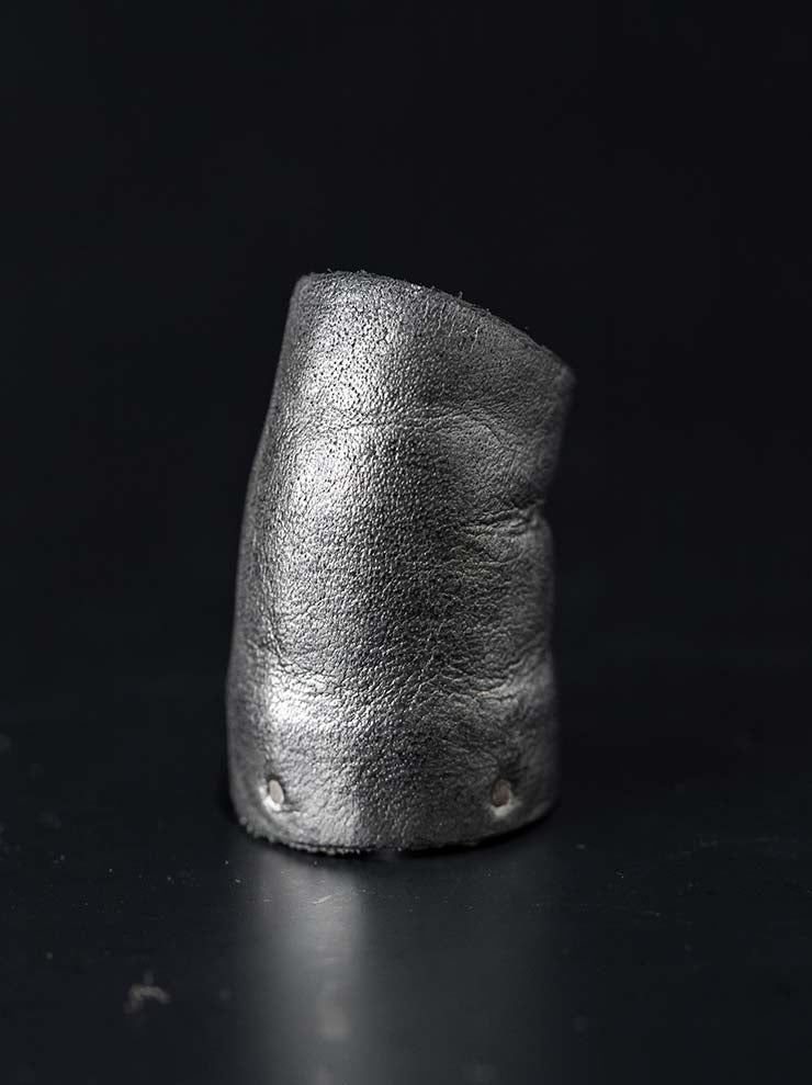 DETAJ<br>LEATHER RING MIDDLE / VINTAGE SILVER