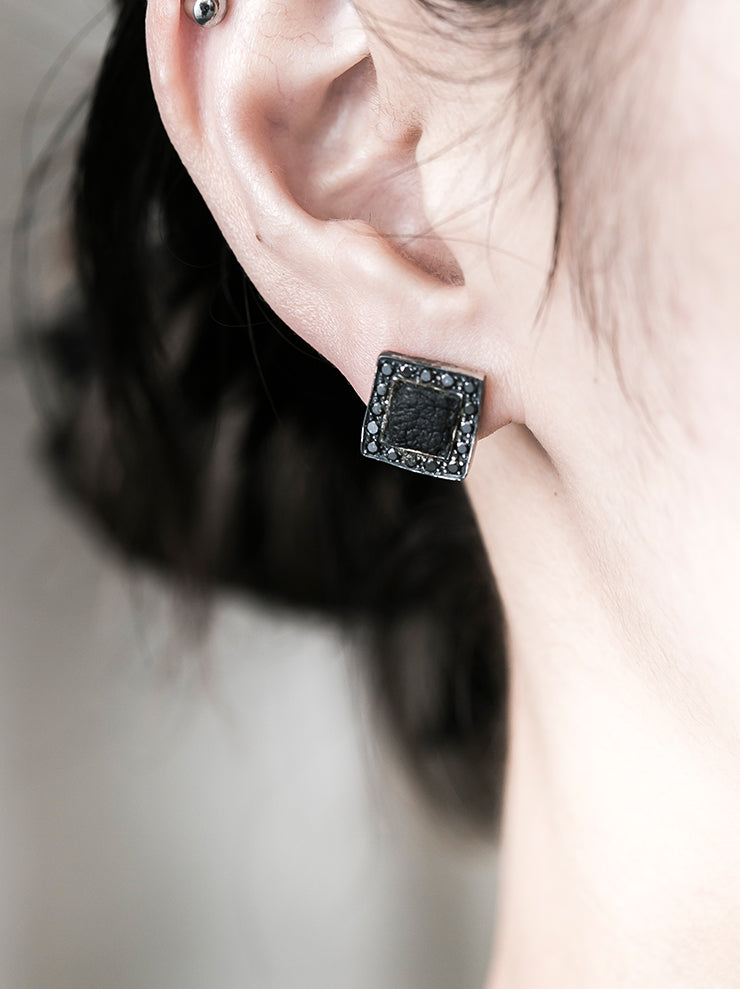 GUIDI<br> Silver x Black Diamond Horse Leather Detail Square Earrings G-OR02 BLKT