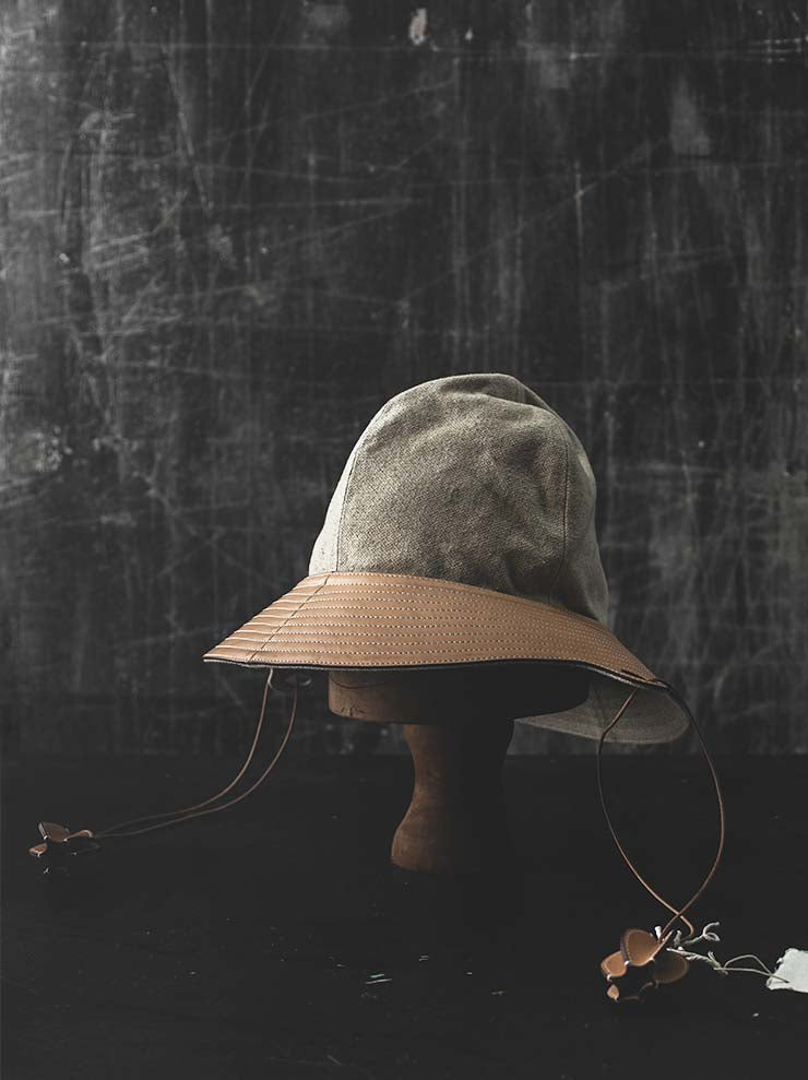 THE BACKWARD VENDOR<br> Mountain hat / NATURAL