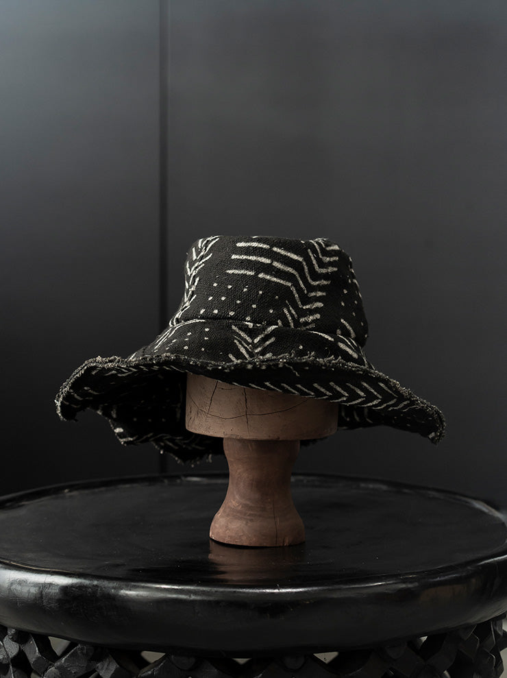 OLUBIYI THOMAS<br> UNISEX wide brim bucket hat / BLACK -exclusive for 24th of AUGUST
