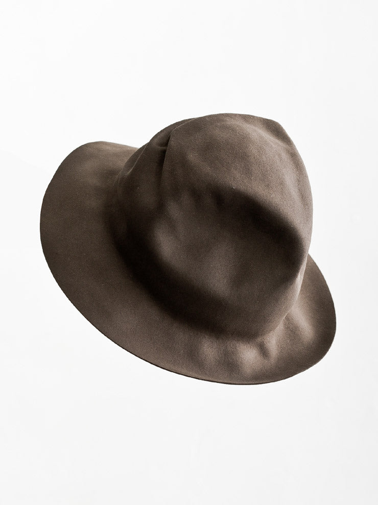 HORISAKI<br> Easy Burned Beaver Asymmetric Hat TAUPE