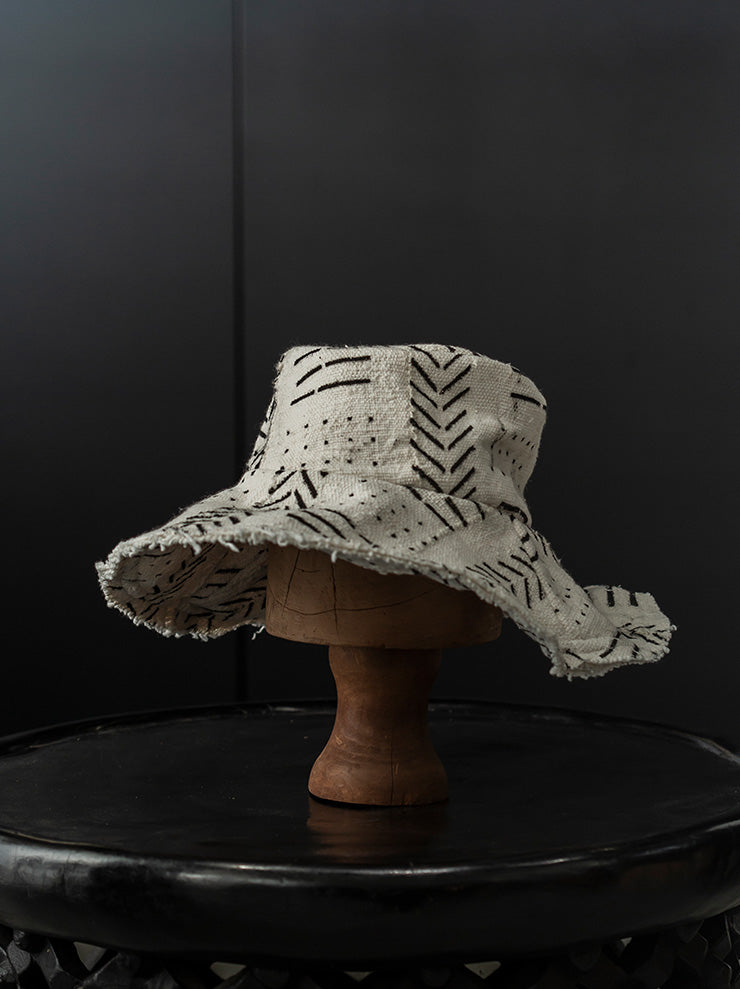OLUBIYI THOMAS<br> UNISEX wide brim bucket hat / OFF WHITE -exclusive for 24th of AUGUST