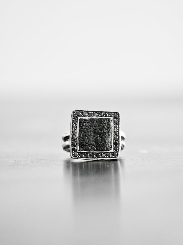 GUIDI <br>Silver x black diamond square ring G-AN04DN BLKT