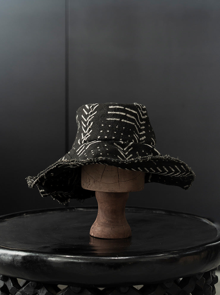 OLUBIYI THOMAS<br> UNISEX wide brim bucket hat / BLACK -exclusive for 24th of AUGUST