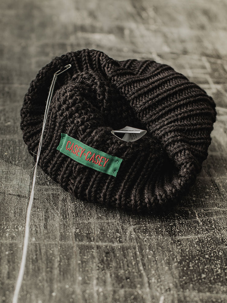 CASEY CASEY<br> UNISEX moss stitch knit cap / BROWN