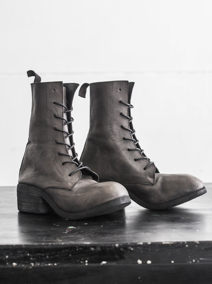 NUTSA MODEBADZE <br>Women's lace-up boots BEIGE ASH