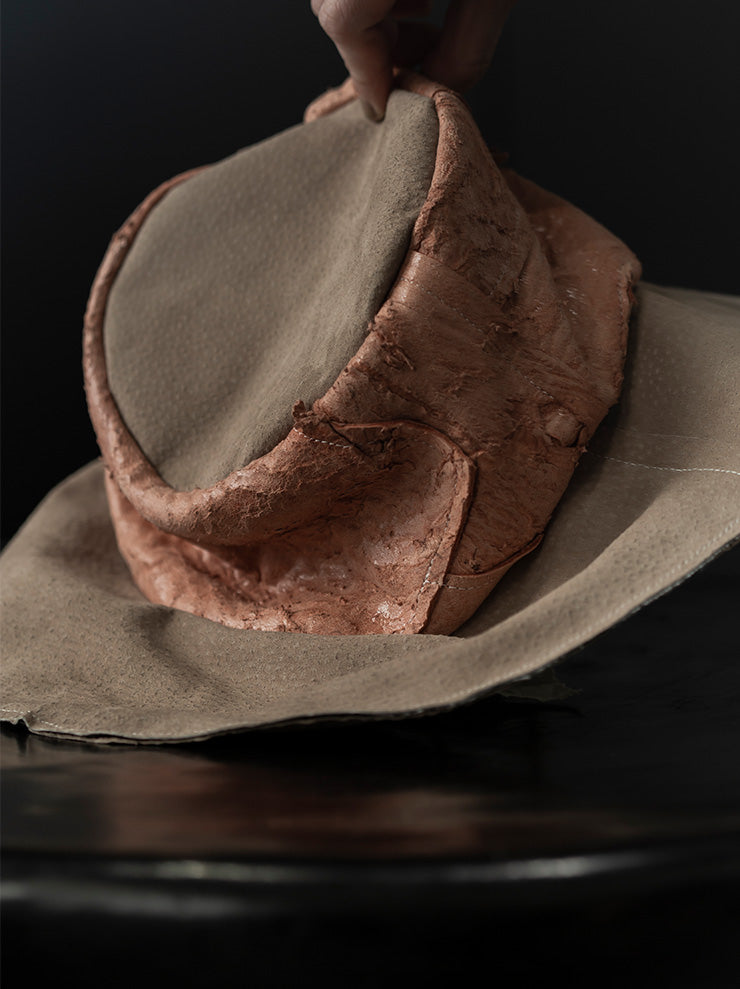 OLUBIYI THOMAS<br> UNISEX leather bucket hat / OFF WHITE × PINK