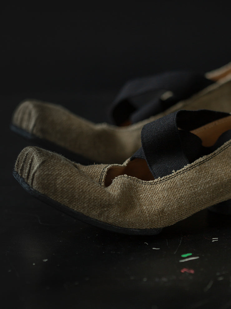 UMA WANG<br> WOMENS canvas ballet shoes / TAN × BLACK